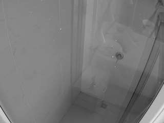 voyeurcam-casa-salsa-bathroom-12
