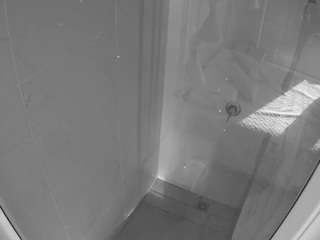 voyeurcam-casa-salsa-bathroom-12