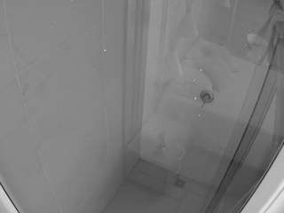 voyeurcam-casa-salsa-bathroom-12