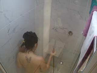 voyeurcam-casa-salsa-bathroom-12
