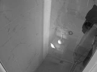 voyeurcam-casa-salsa-bathroom-12