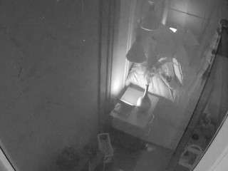 voyeurcam-casa-salsa-bathroom-12