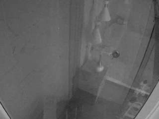 voyeurcam-casa-salsa-bathroom-12