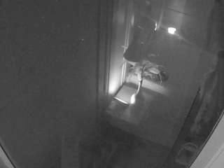 voyeurcam-casa-salsa-bathroom-12