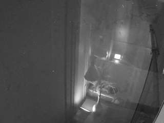voyeurcam-casa-salsa-bathroom-12