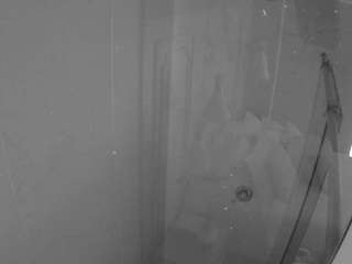 voyeurcam-casa-salsa-bathroom-12