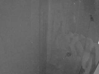 voyeurcam-casa-salsa-bathroom-12