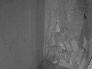 voyeurcam-casa-salsa-bathroom-12