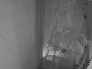 voyeurcam-casa-salsa-bathroom-12