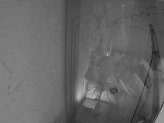 voyeurcam-casa-salsa-bathroom-12