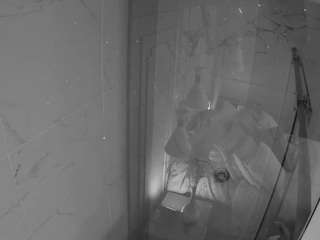 voyeurcam-casa-salsa-bathroom-12