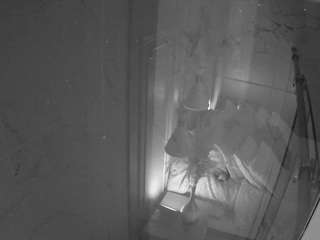 voyeurcam-casa-salsa-bathroom-12