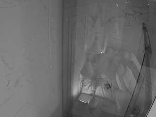 voyeurcam-casa-salsa-bathroom-12