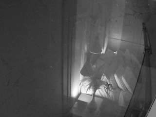 voyeurcam-casa-salsa-bathroom-12