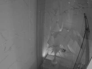 voyeurcam-casa-salsa-bathroom-12