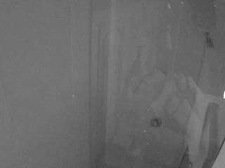 voyeurcam-casa-salsa-bathroom-12