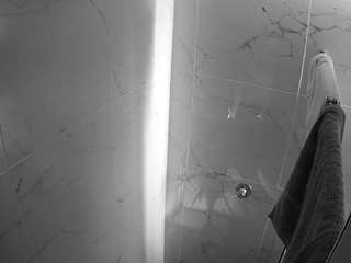 voyeurcam-casa-salsa-bathroom-12