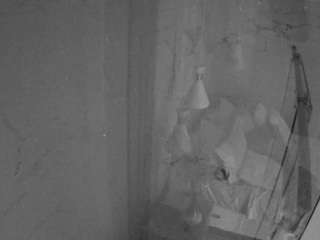 voyeurcam-casa-salsa-bathroom-12
