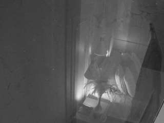 voyeurcam-casa-salsa-bathroom-12