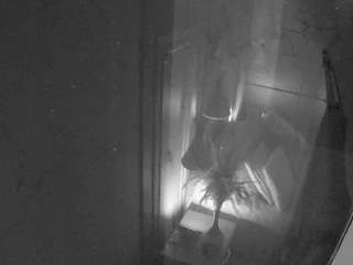 voyeurcam-casa-salsa-bathroom-12