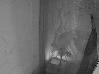 voyeurcam-casa-salsa-bathroom-12