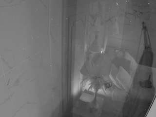 voyeurcam-casa-salsa-bathroom-12