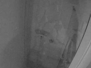 voyeurcam-casa-salsa-bathroom-12