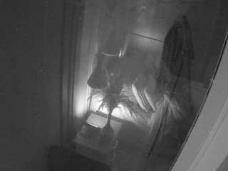 voyeurcam-casa-salsa-bathroom-12