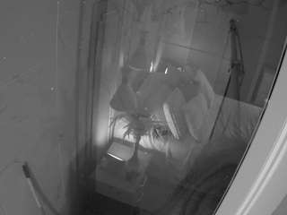 voyeurcam-casa-salsa-bathroom-12