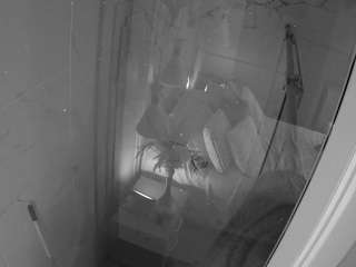 voyeurcam-casa-salsa-bathroom-12