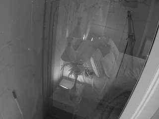 voyeurcam-casa-salsa-bathroom-12