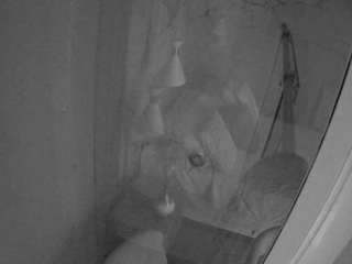 voyeurcam-casa-salsa-bathroom-12