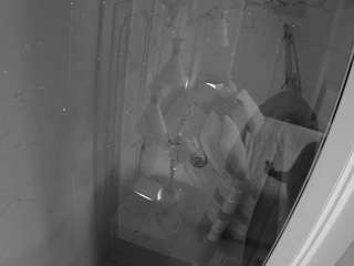 voyeurcam-casa-salsa-bathroom-12