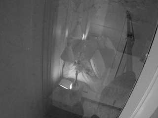 voyeurcam-casa-salsa-bathroom-12