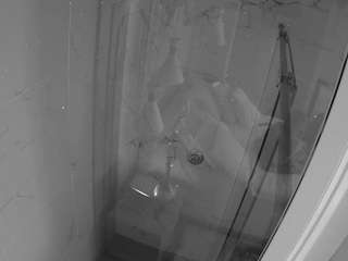 voyeurcam-casa-salsa-bathroom-12