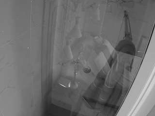 voyeurcam-casa-salsa-bathroom-12
