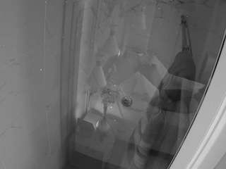 voyeurcam-casa-salsa-bathroom-12