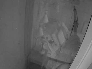 voyeurcam-casa-salsa-bathroom-12