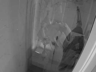voyeurcam-casa-salsa-bathroom-12