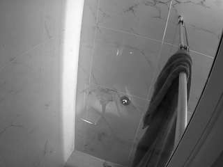 voyeurcam-casa-salsa-bathroom-12