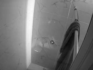 voyeurcam-casa-salsa-bathroom-12