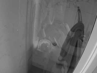 voyeurcam-casa-salsa-bathroom-12