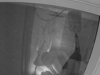 voyeurcam-casa-salsa-bathroom-12