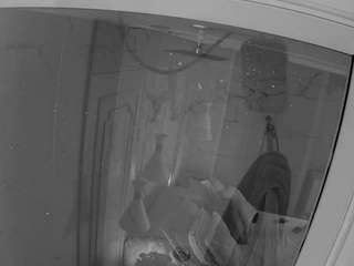 voyeurcam-casa-salsa-bathroom-12