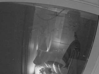 voyeurcam-casa-salsa-bathroom-12