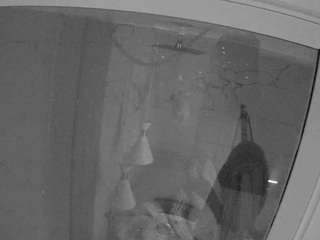 voyeurcam-casa-salsa-bathroom-12