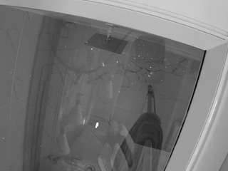 voyeurcam-casa-salsa-bathroom-12