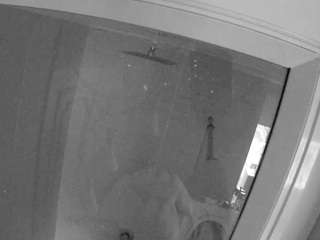 voyeurcam-casa-salsa-bathroom-12
