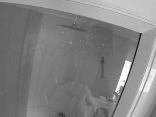 voyeurcam-casa-salsa-bathroom-12