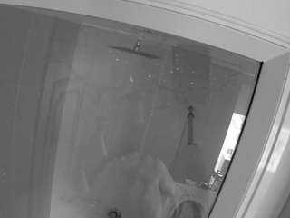 voyeurcam-casa-salsa-bathroom-12